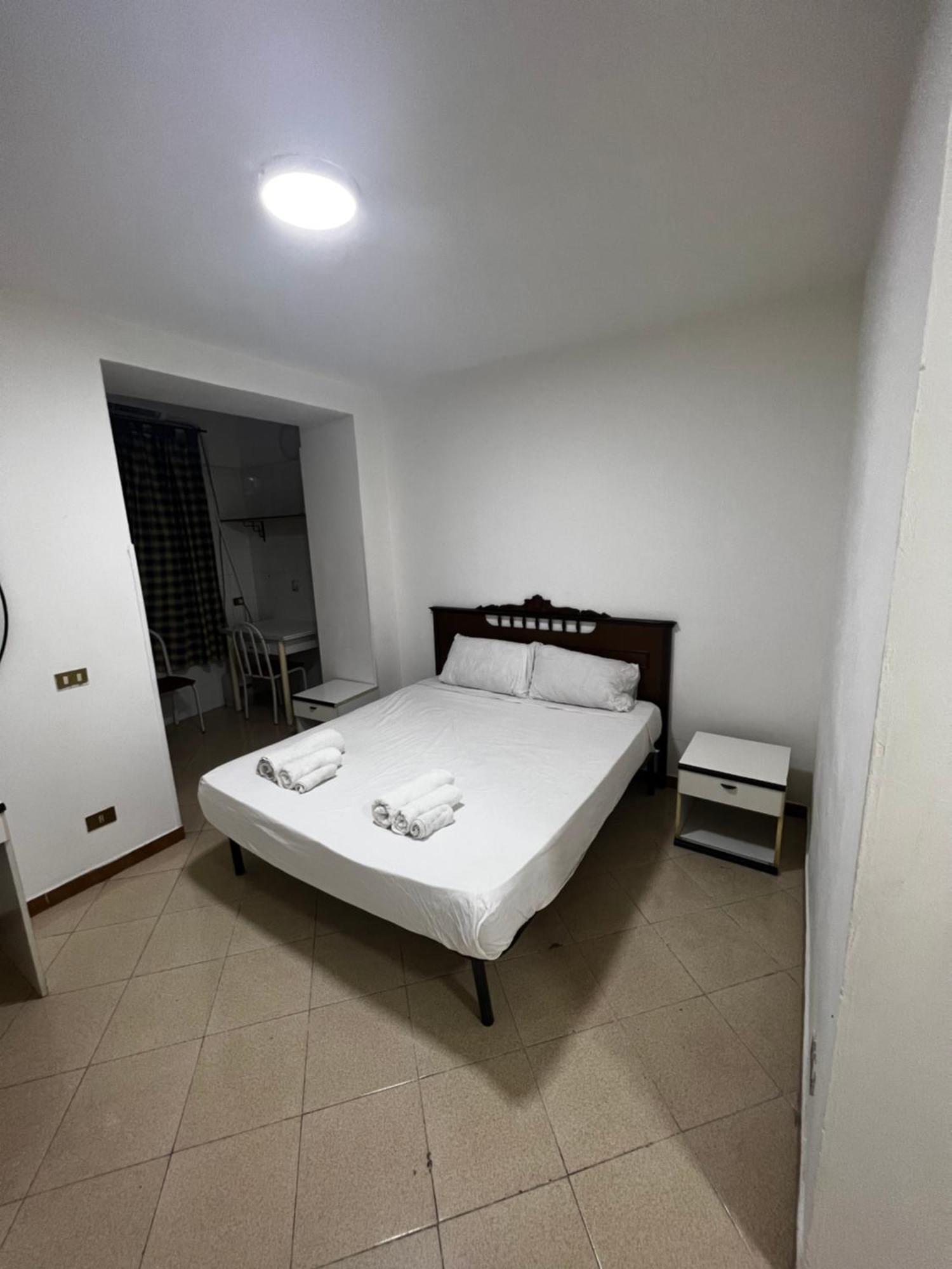 1 Room Apartment Near By Central Train Station 팔레르모 외부 사진